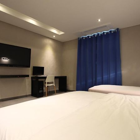 C&B Hotel Ансан Экстерьер фото