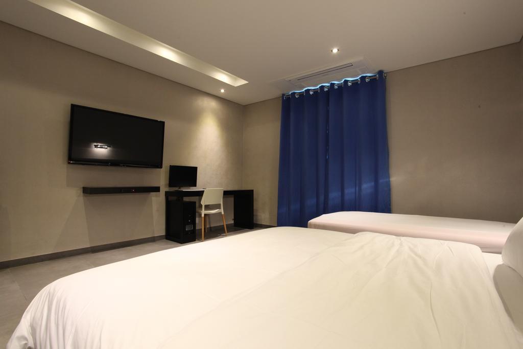 C&B Hotel Ансан Экстерьер фото