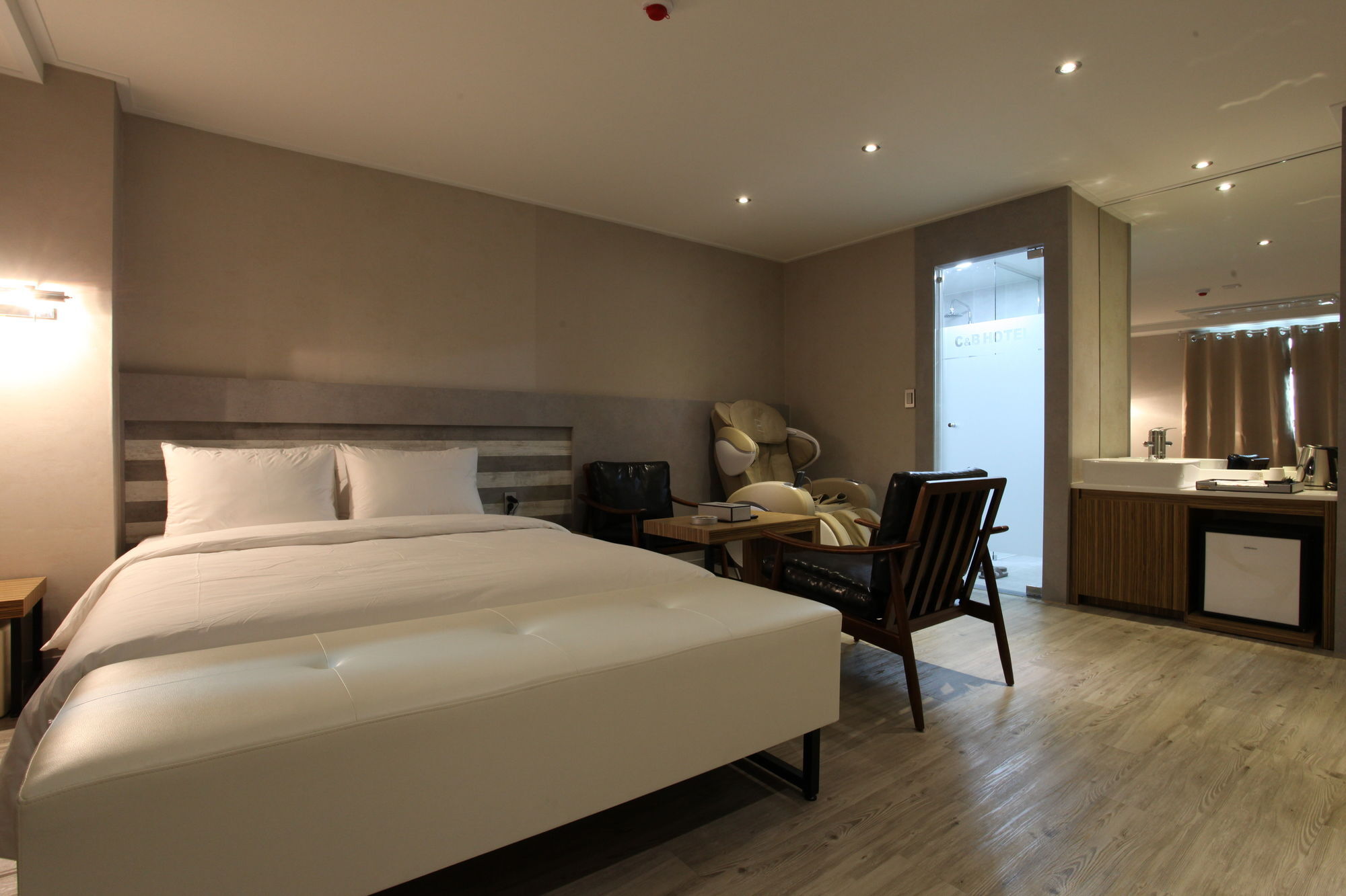 C&B Hotel Ансан Экстерьер фото