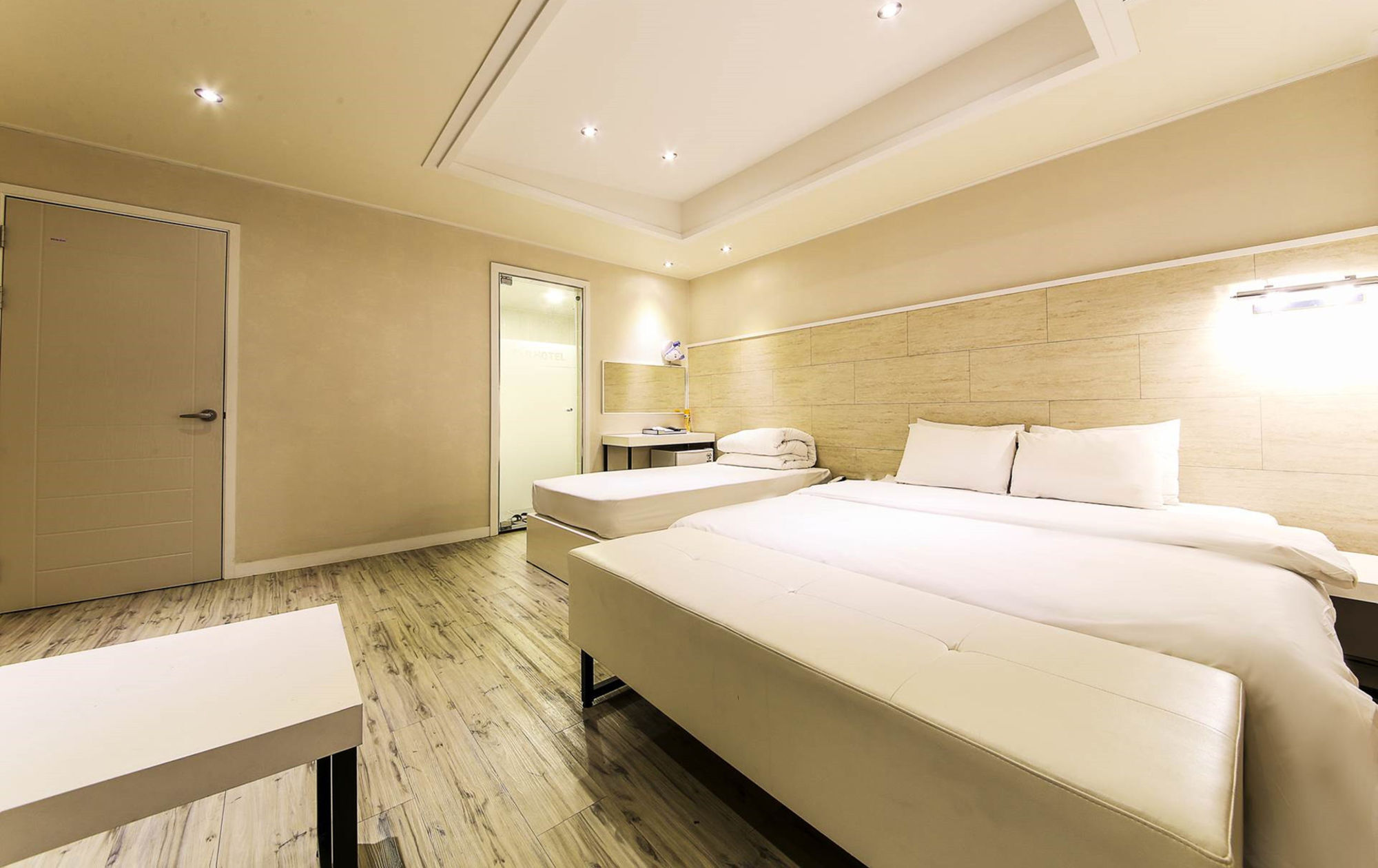 C&B Hotel Ансан Экстерьер фото